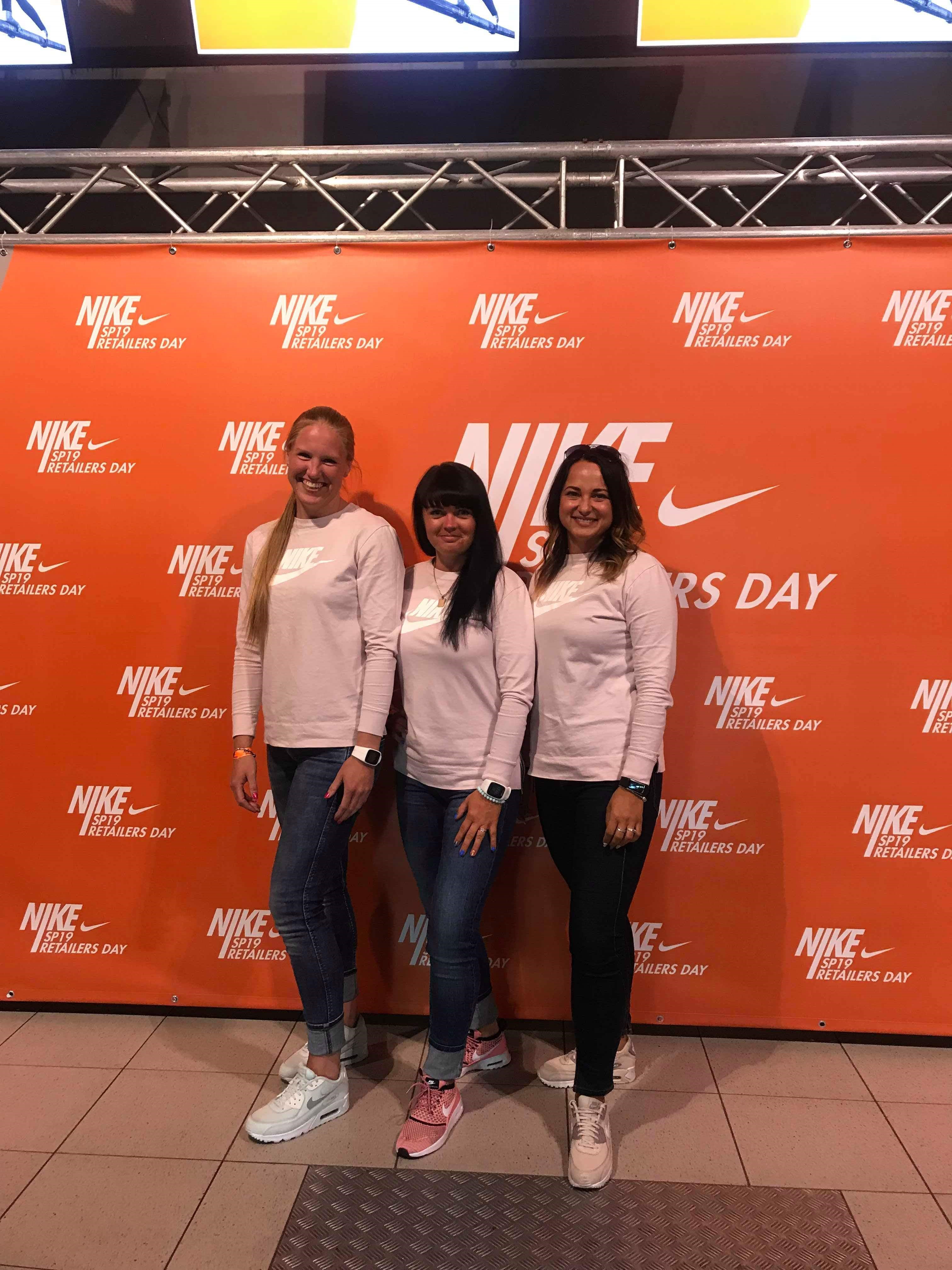 Krista (vasakul) koos kolleegidega. Foto: Nike